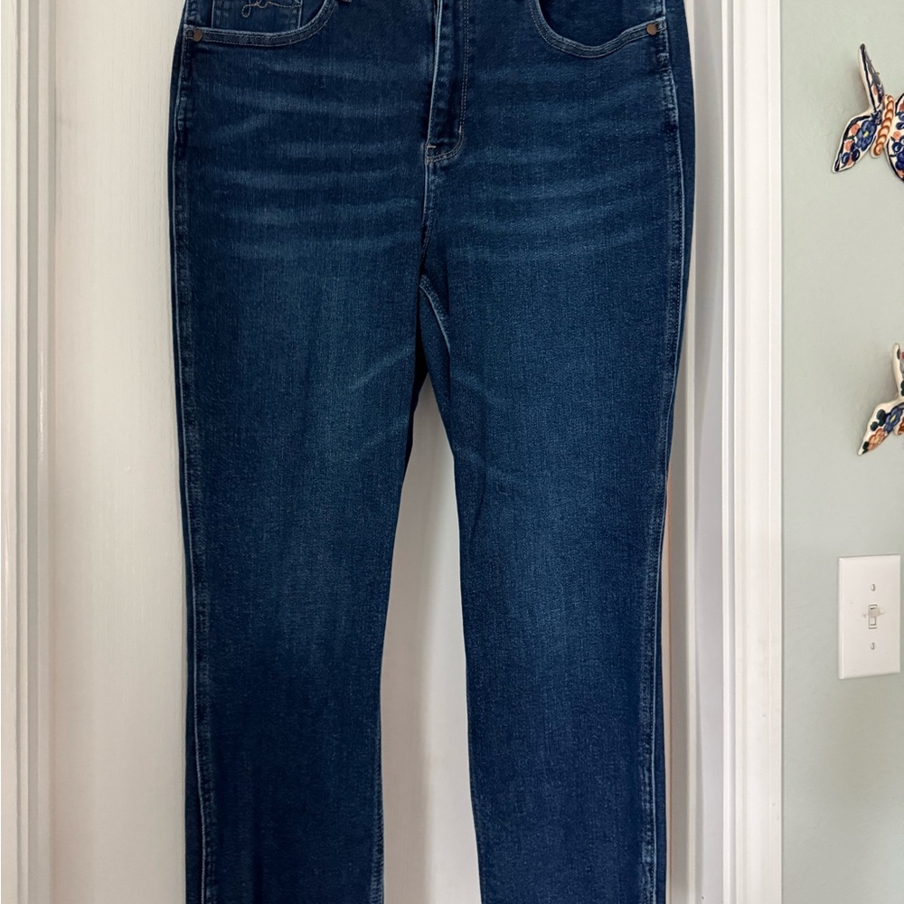 Judy Blue Dark Blue Ankle Crop Jeans